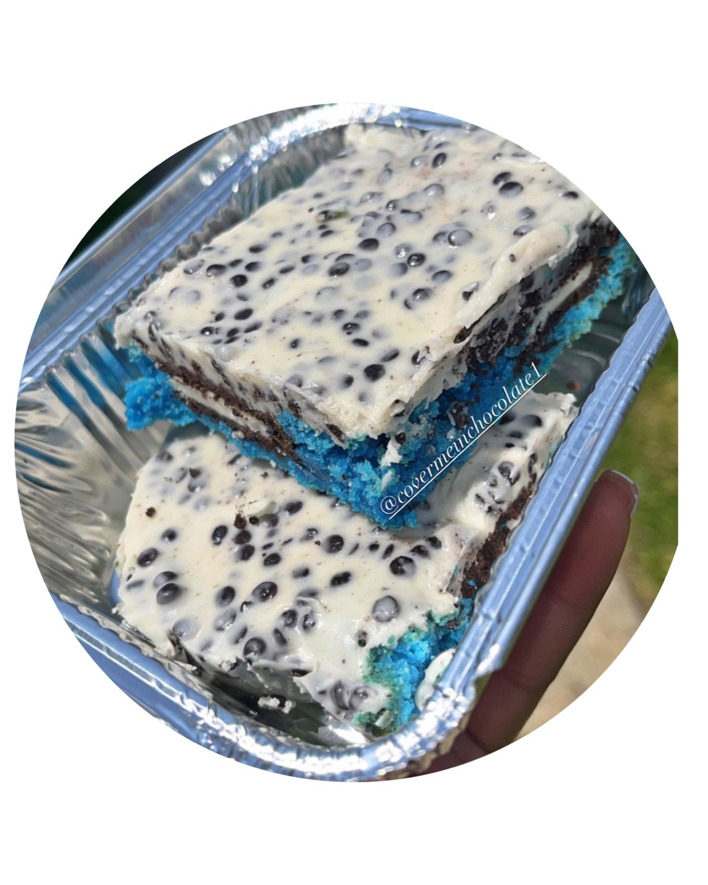 Blue Velvet Oreo Brownie.